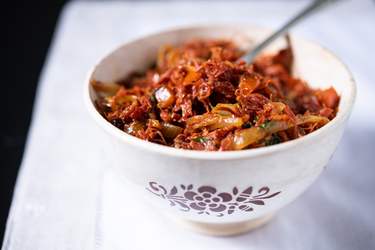 Carne de panela com mandioca e tomate delícia – confira  Receitas,  Receitas com mandioca, Receitas com mandioca cozida